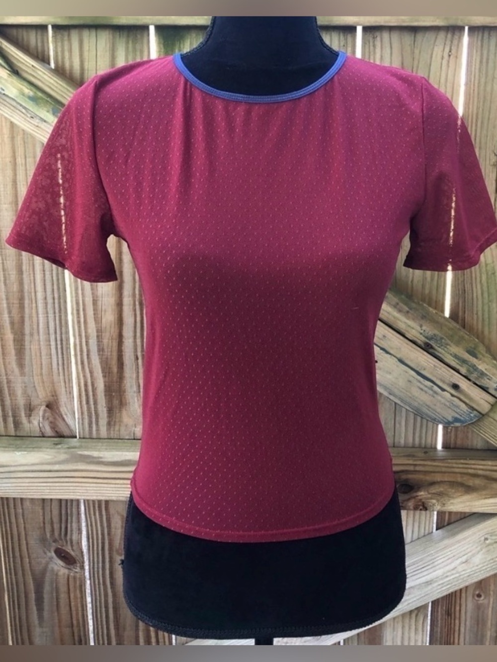 New Current Mood Semi Sheer Burgundy Fitted Short Sleeve Top Blue Neckline L